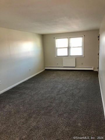 468 Woodbridge Street APT 16, Manchester, CT 06042