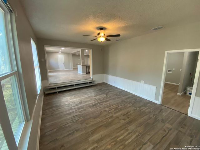 1235 Cibolo, Universal City, TX 78148