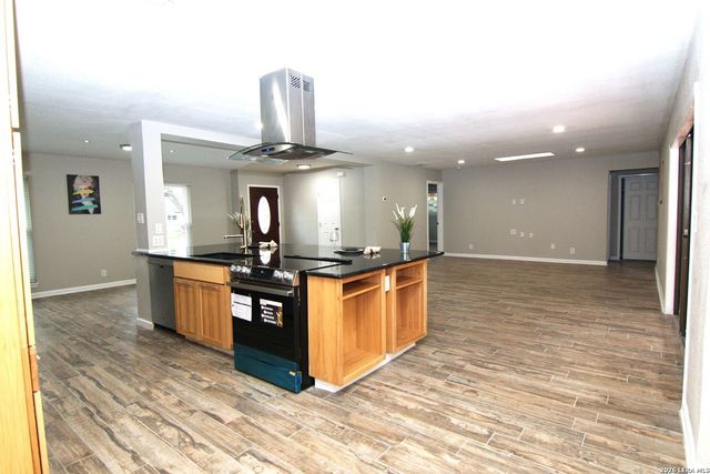 1235 Cibolo, Universal City, TX 78148