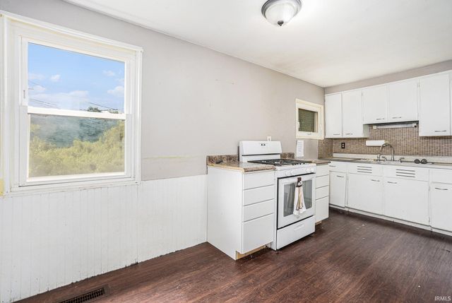 114 S Cherry Street, New Carlisle, IN 46552