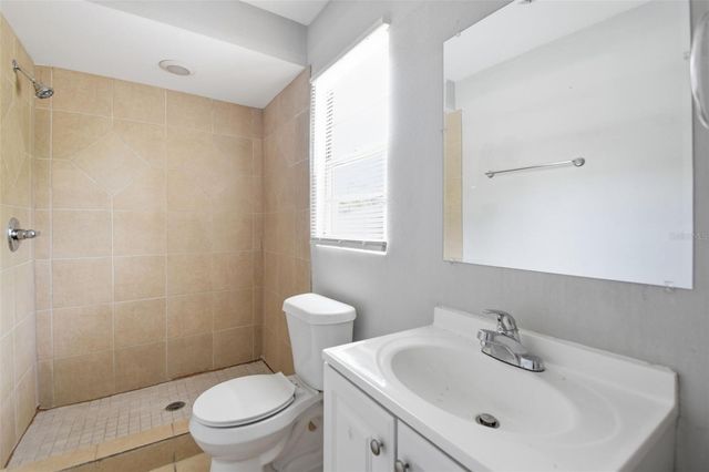 6726 S DAUPHIN AVENUE, Tampa, FL 33611