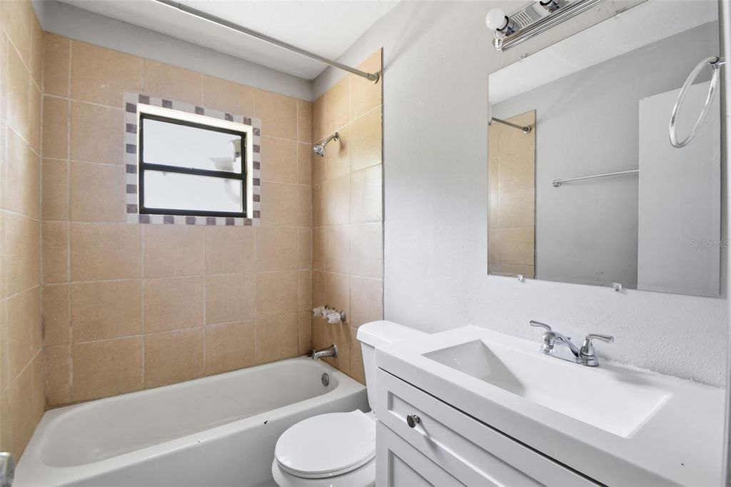 Image 30 of property listing at 6726 S DAUPHIN AVENUE, Tampa, FL 33611