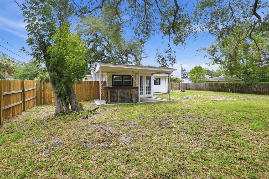 Image 37 of property listing at 6726 S DAUPHIN AVENUE, Tampa, FL 33611