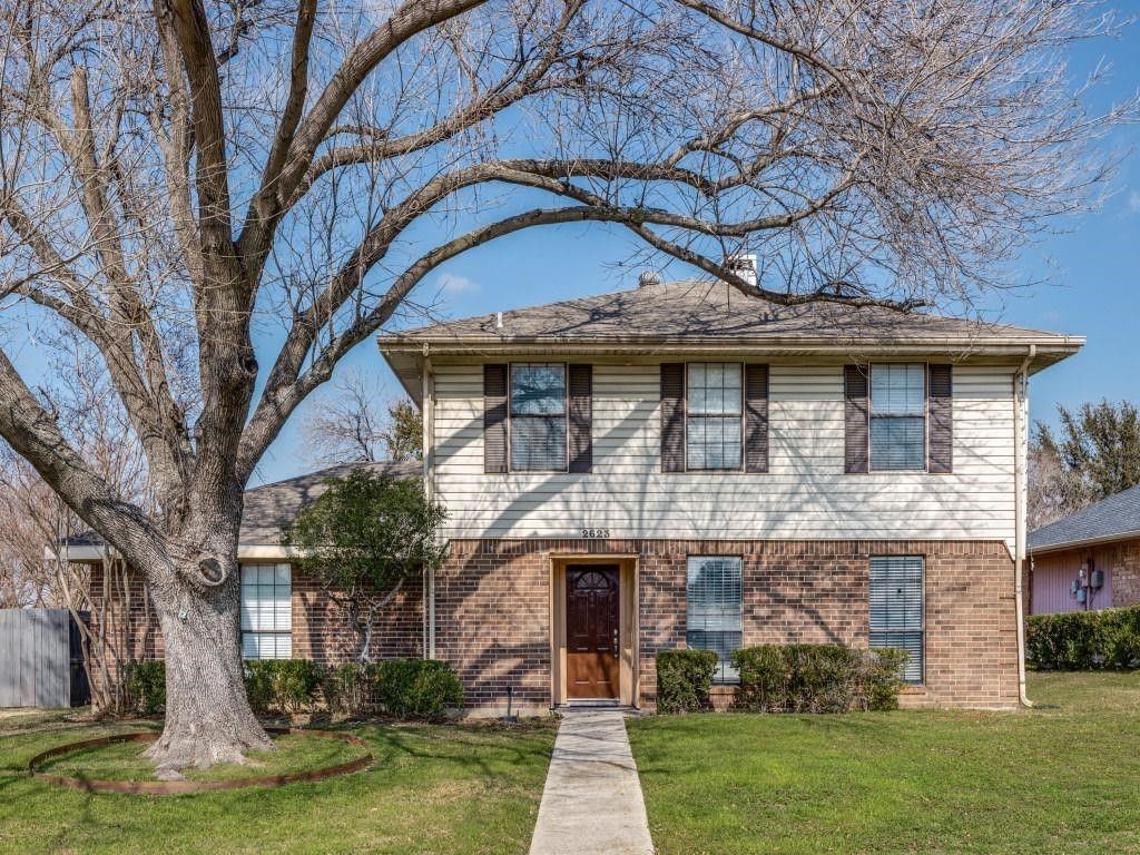 2623 Summertree Drive, Carrollton, TX 75006