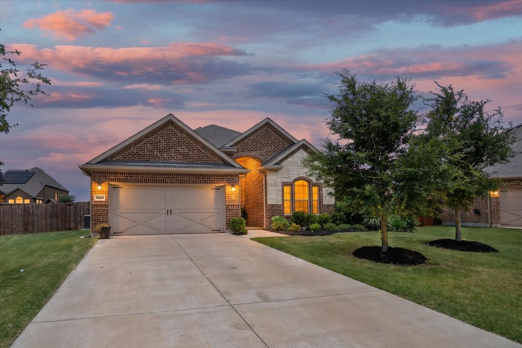 5600 Log Cabin Court, Midlothian, TX 76065 — exterior