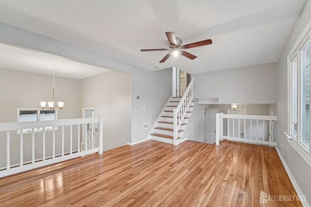 32 Waverly Dr, West Drive, Middlesex, NJ 08817