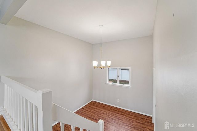 32 Waverly Dr, West Drive, Middlesex, NJ 08817