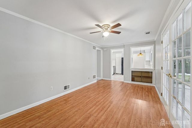 32 Waverly Dr, West Drive, Middlesex, NJ 08817