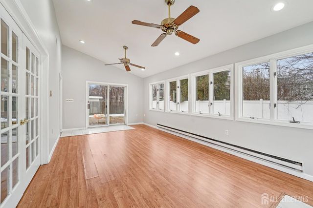 32 Waverly Dr, West Drive, Middlesex, NJ 08817