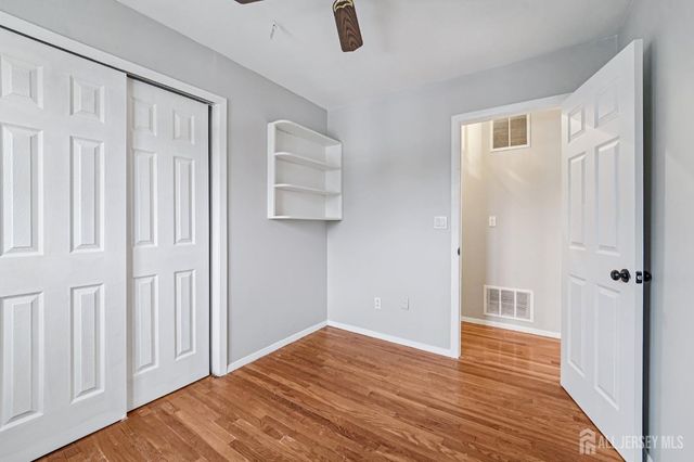 32 Waverly Dr, West Drive, Middlesex, NJ 08817