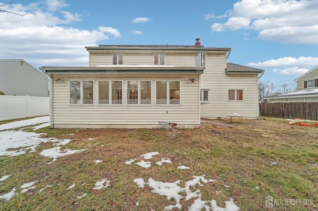 32 Waverly Dr, West Drive, Middlesex, NJ 08817