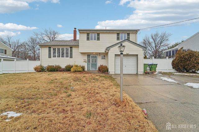 32 Waverly Dr, West Drive, Middlesex, NJ 08817