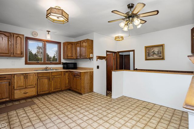 238 Parkwood Drive, Metamora, MI 48455