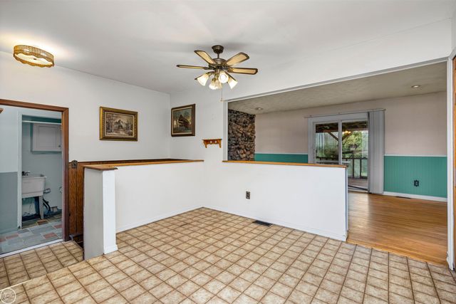 238 Parkwood Drive, Metamora, MI 48455