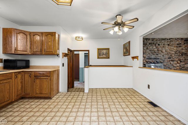 238 Parkwood Drive, Metamora, MI 48455