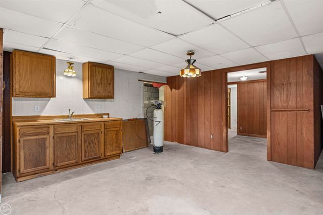 238 Parkwood Drive, Metamora, MI 48455