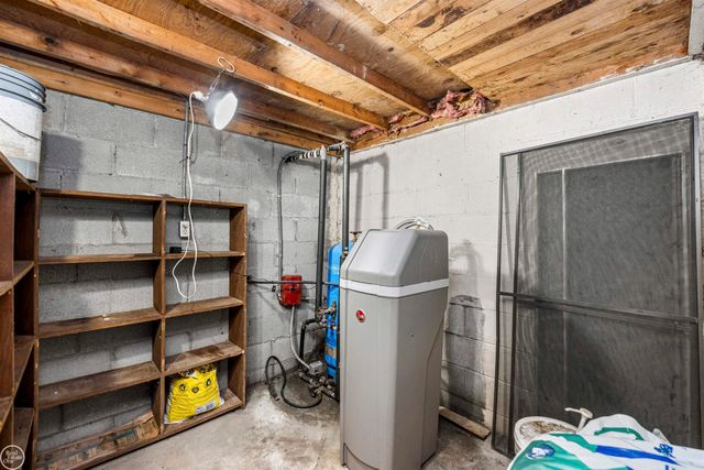 238 Parkwood Drive, Metamora, MI 48455