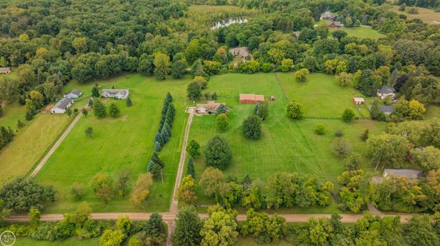 238 Parkwood Drive, Metamora, MI 48455