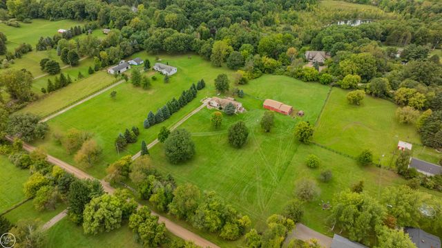 238 Parkwood Drive, Metamora, MI 48455