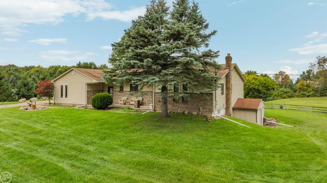 238 Parkwood Drive, Metamora, MI 48455
