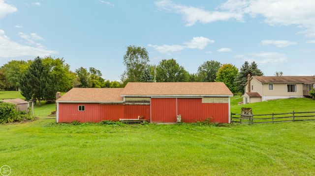 238 Parkwood Drive, Metamora, MI 48455
