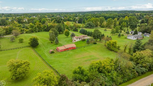 238 Parkwood Drive, Metamora, MI 48455