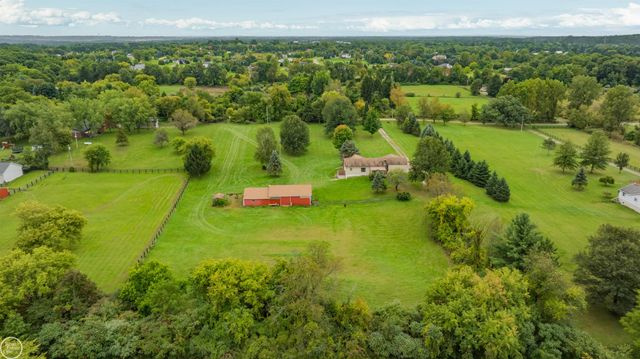 238 Parkwood Drive, Metamora, MI 48455