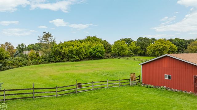 238 Parkwood Drive, Metamora, MI 48455