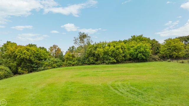 238 Parkwood Drive, Metamora, MI 48455