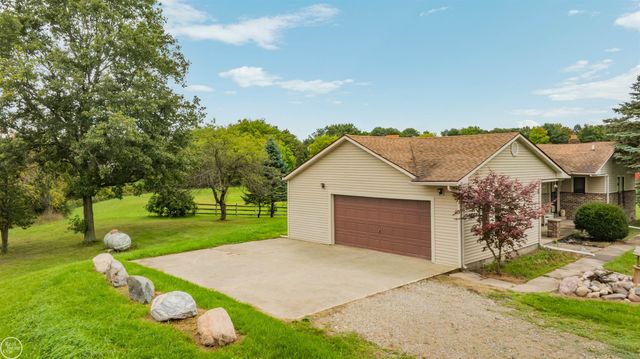 238 Parkwood Drive, Metamora, MI 48455