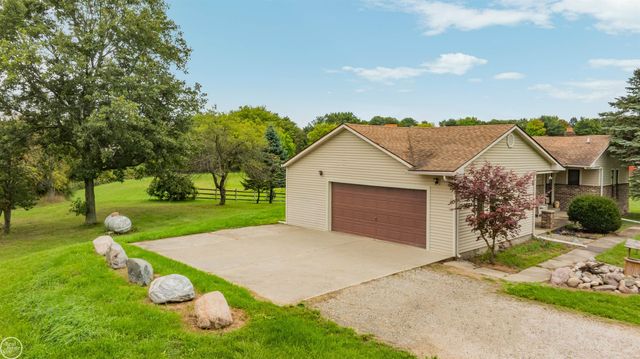 238 Parkwood Drive, Metamora, MI 48455