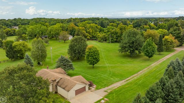 238 Parkwood Drive, Metamora, MI 48455