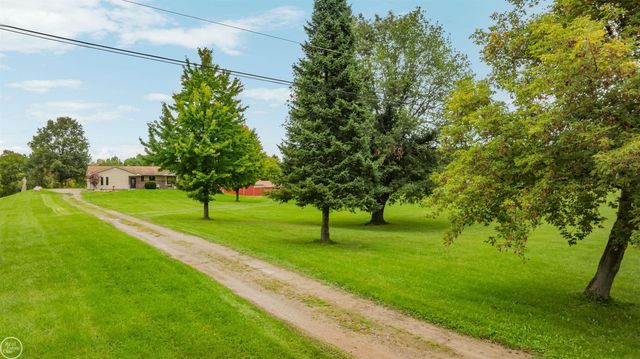 238 Parkwood Drive, Metamora, MI 48455