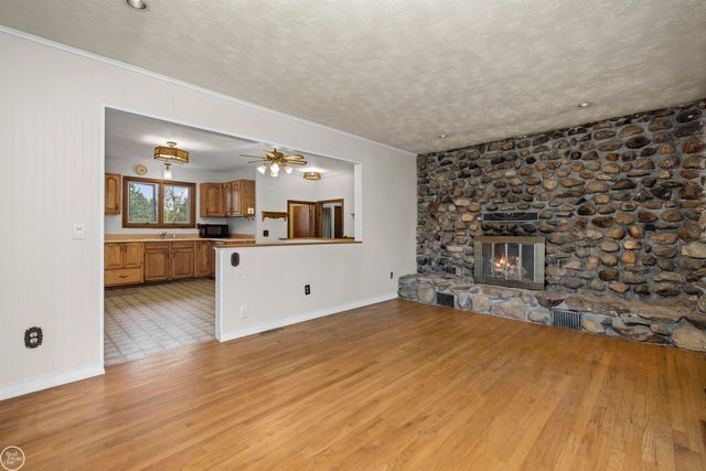 238 Parkwood Drive, Metamora, MI 48455