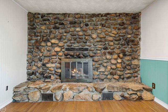 238 Parkwood Drive, Metamora, MI 48455