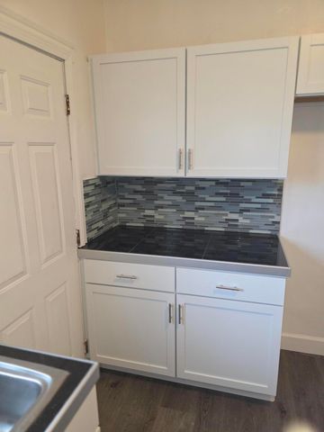 57 Richton Street, Highland Park City, MI 48203