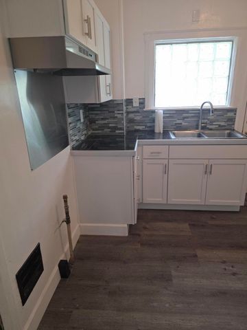 57 Richton Street, Highland Park City, MI 48203