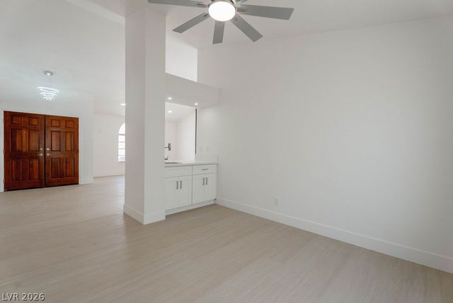 2118 Fountain Springs Drive, Henderson, NV 89074