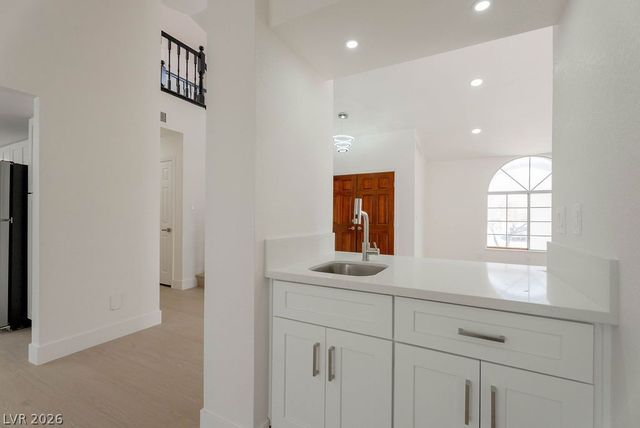 2118 Fountain Springs Drive, Henderson, NV 89074