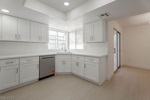 2118 Fountain Springs Drive, Henderson, NV 89074