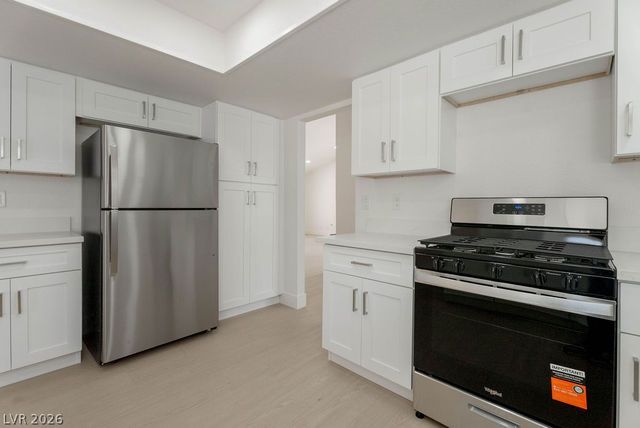 2118 Fountain Springs Drive, Henderson, NV 89074
