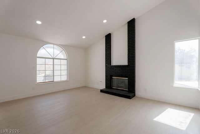 2118 Fountain Springs Drive, Henderson, NV 89074