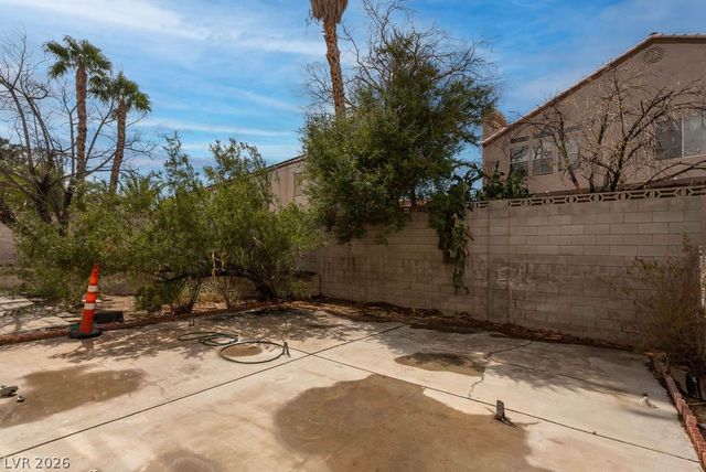 2118 Fountain Springs Drive, Henderson, NV 89074