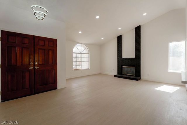 2118 Fountain Springs Drive, Henderson, NV 89074