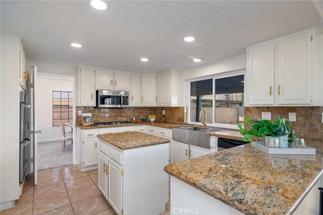 15575 La Entrada, Moreno Valley, CA 92551