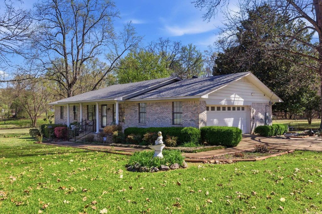 393 Brown Lane, Benton, AR 72019