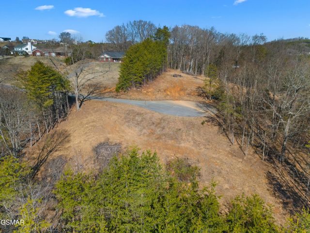 53 Kenneth Overlook, Kodak, TN 37764