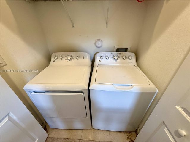 698 SE 34th Ter, Homestead, FL 33033