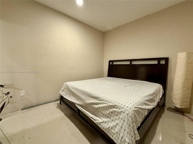 698 SE 34th Ter, Homestead, FL 33033