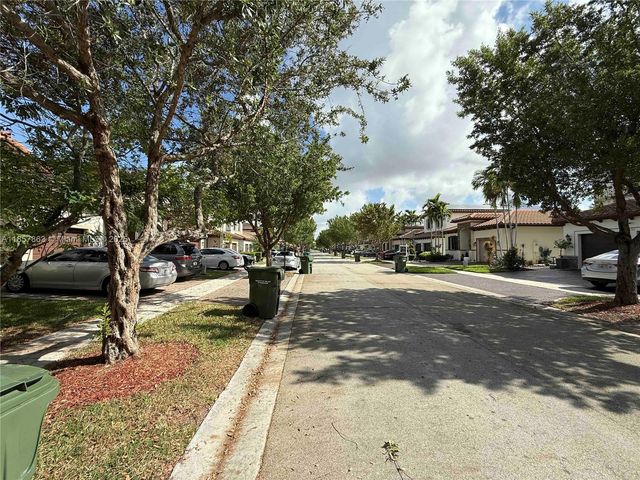 698 SE 34th Ter, Homestead, FL 33033